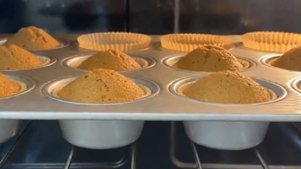 Coffee Cupcakes with Instant Coffee Bake Until Golden Brown