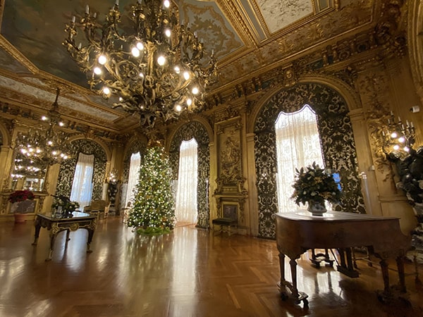 newport-mansions-at-christmas-marble-house-music-room