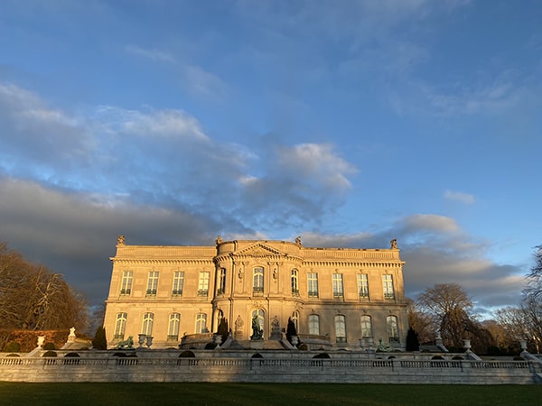 newport-mansions-at-christmas-the-elms-from-the-park