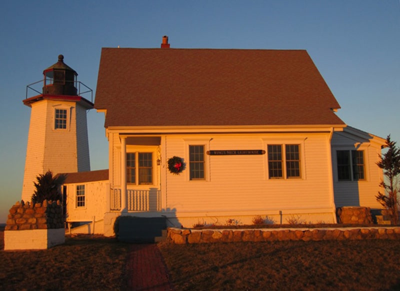 Wings Neck Lighthouse and Keeper's Cottage